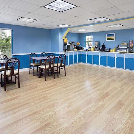 Days Inn By Wyndham Waycross Buitenkant foto