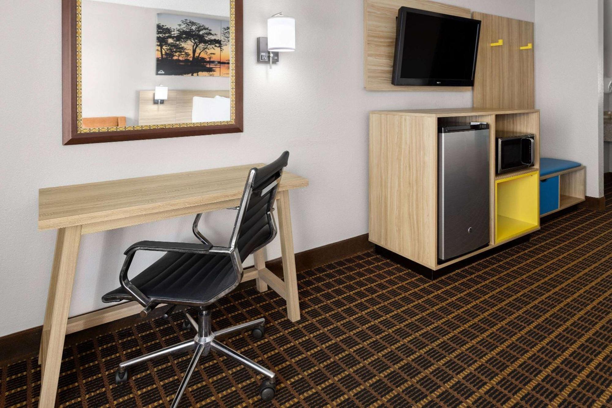 Days Inn By Wyndham Waycross Buitenkant foto