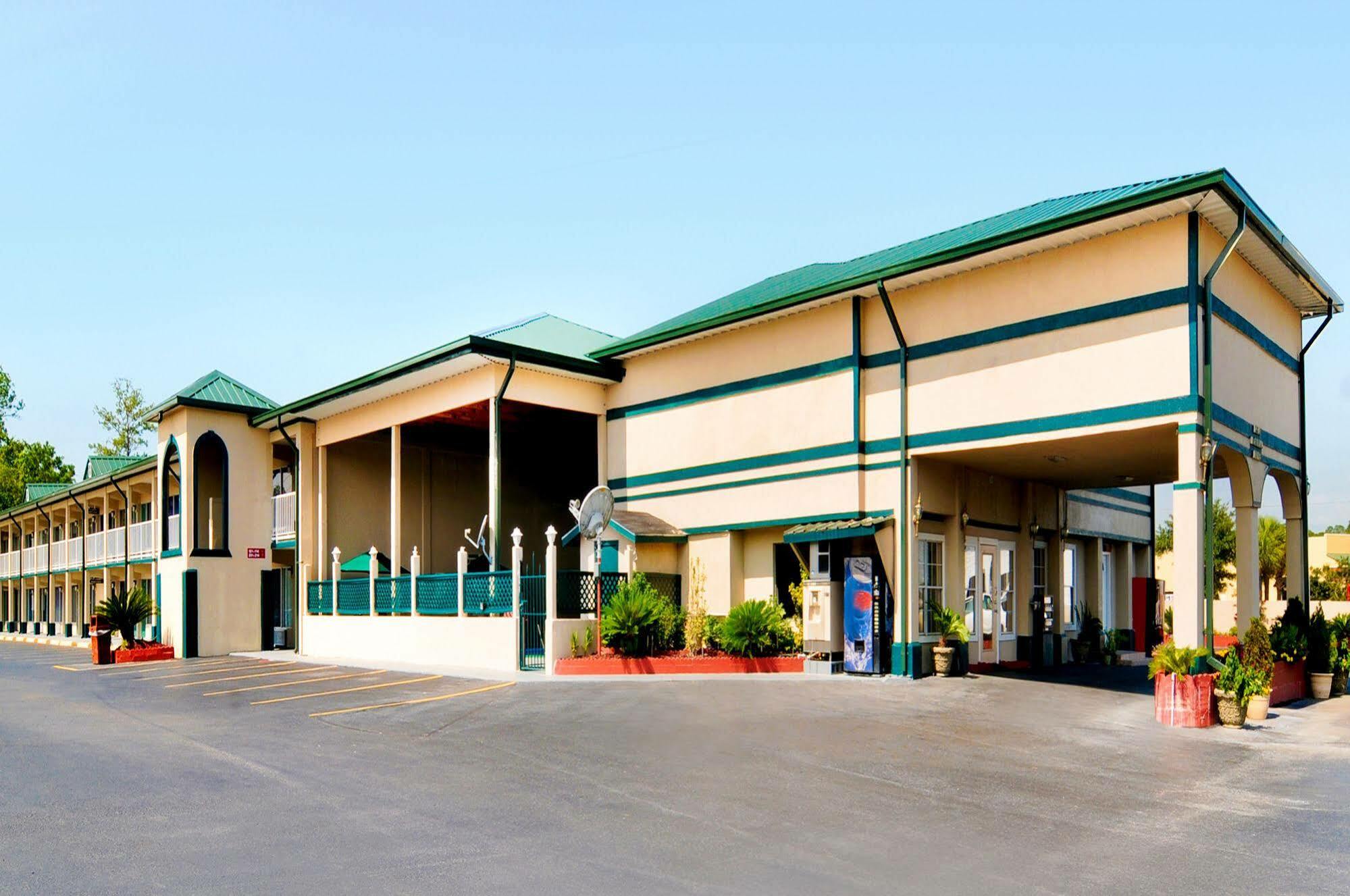 Days Inn By Wyndham Waycross Buitenkant foto